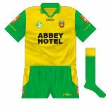2000:
The Abbey Hotel took over from Donegal Creameries but otherwise the jersey was unchanged.