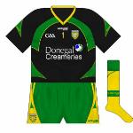 2011:
Donegal goalkeeper Paul Durcan began to use another black design during the Ulster championship.