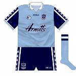 1998-2000:
A nice style, with the castle motif repeated down the sleeves and shorts. White collars harked back to the pre-navy days.
