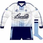 2005-06:
Long-sleeved version of white shirt, which began to be favoured over navy.