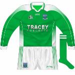 2005-06:
Long-sleeved edition, with the gradient again different while the green stripe on the sleeve was fatter.
