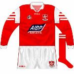 1999:
Long-sleeved jersey used in early part of '99, O'Neills wordmark used and crested shorts returned.
