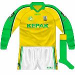 2002:
In this year, O'Neills began to remove the collar trim from a lot of goalkeeper jerseys, meaning another Meath netminder variation.