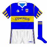 1995:
From 1994 on, O'Neill began to outfit counties in their new Páirc design, which featured stripes of varying heights on the sleeves.