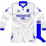 1995:
Long-sleeved jersey used during the league, with the 'Oil' part of the Tedcastles Oil wordmark oddly elongated.