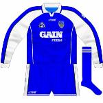 2003:
The first goalkeeper jersey used with the new kit was a basic reversal, blue with mainly white sleeves.