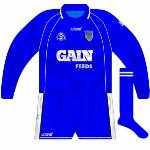 2003-05:
This version, also blue but with minimal white trim, was also worn on occasion, however.