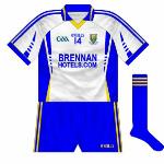 2010:
Despite being drawn away to Cavan in the qualifiers, Wicklow had to change for the second year in a row. Again blue shorts were worn, with the jersey the same design as the home, though the 'stripe' motif was solid rather than faded.