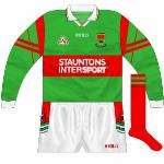 2000:
Rarely-seen long-sleeved jersey, with the Tara sleeve design used.